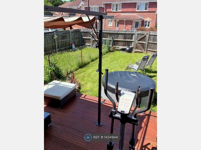 2 Bedroom Terraced House To Rent In Bessemer Close, Slough, SL3