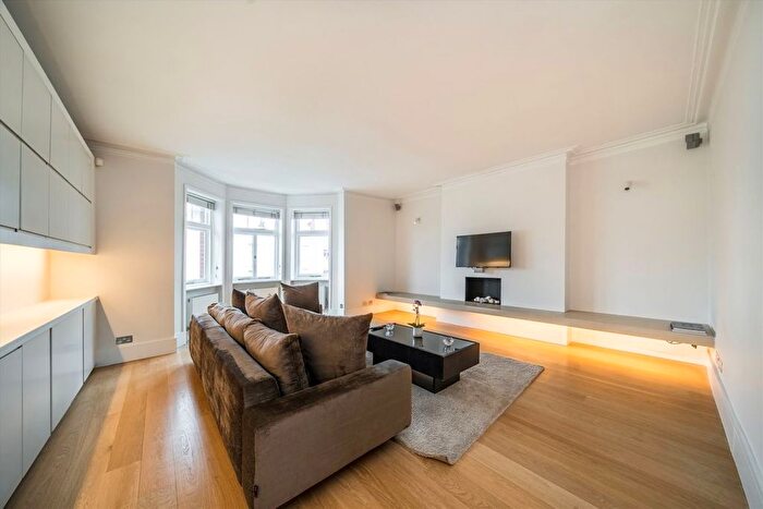 2 Bedroom Flat To Rent In Elgin Crescent, Notting Hill, W11