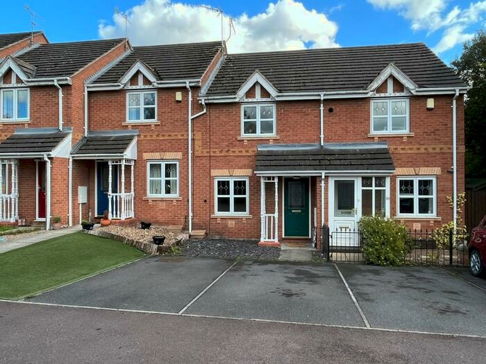 2 Bedroom Town House To Rent In Rose Garth Close, Chesterfield, Derbyshire, S41