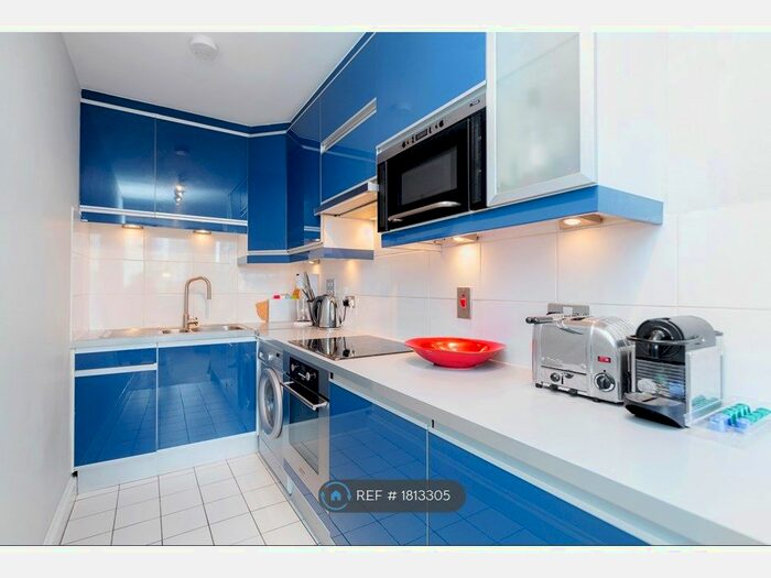 2 Bedroom Flat To Rent In Elisa Court, London, W1T