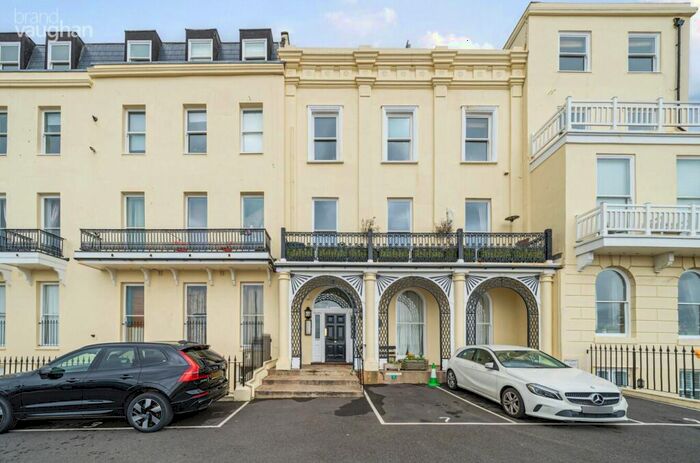 2 Bedroom Flat To Rent In Chain Pier House, Marine Parade, Brighton, BN2