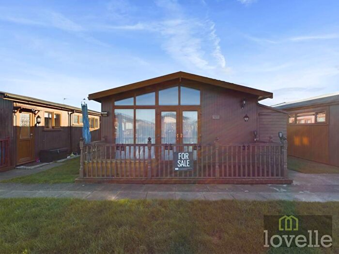 2 Bedroom Chalet For Sale In Mablethorpe Caravan Chalet Park, Mablethorpe, LN12
