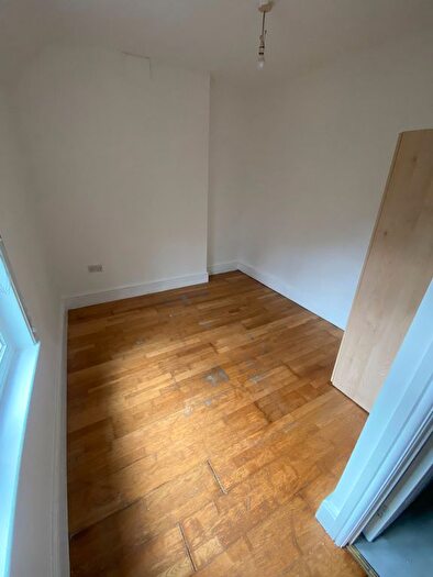 1 Bedroom Flat To Rent In Park Avenue, Park Avenue, London, NW2