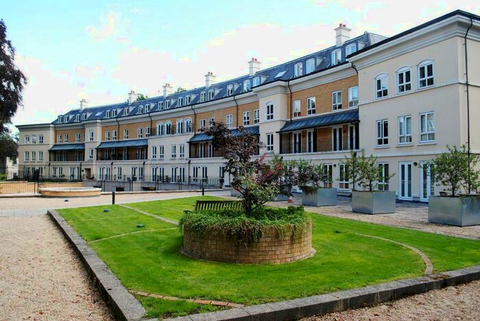 2 Bedroom Apartment To Rent In Woking, GU22