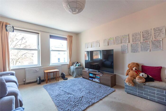 2 Bedroom Apartment To Rent In Abbotsford Road, Redland, Bristol, BS6