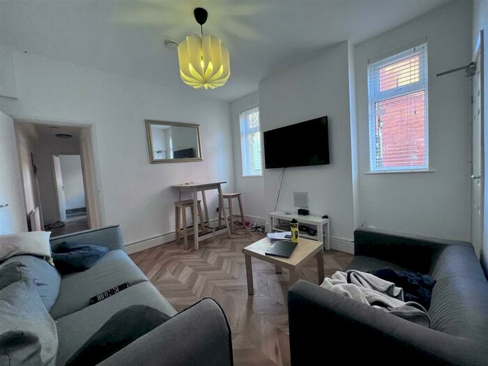 4 Bedroom House To Rent In Mettham Street, Nottingham, NG7