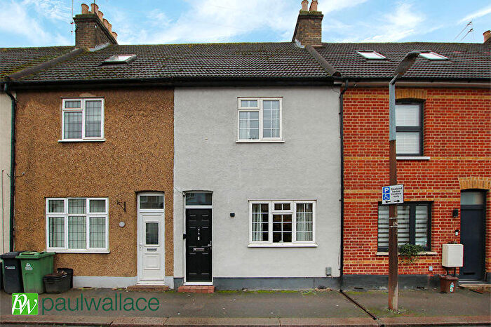 3 Bedroom Terraced House For Sale In Dewhurst Road, West Cheshunt, EN8