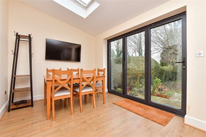 4 Bedroom Semi Detached House For Sale In Queenhill Road, South Croydon, Surrey, CR2