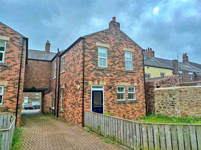 3 Bedroom House To Rent In Gilesgate, Durham, DH1