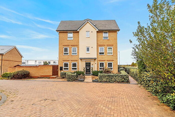 4 Bedroom End Of Terrace House For Sale In Thistle Lane, Wixams, MK42