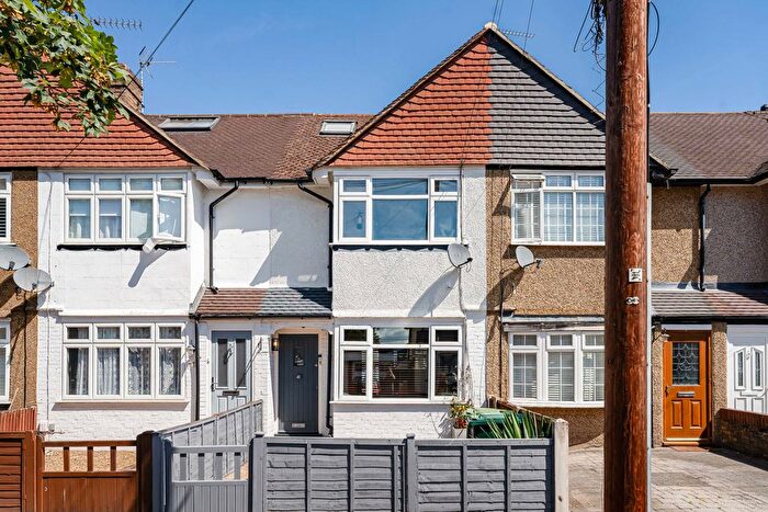 3 Bedroom Terraced House For Sale In Ashford Avenue, Ashford, Surrey, TW15