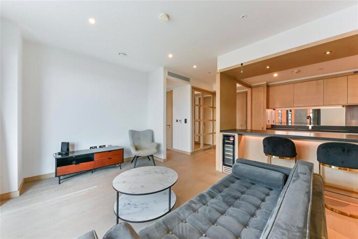 1 Bedroom Flat To Rent In Legacy Building, Embassy Gardens, Viaduct Gardens, London, SW11
