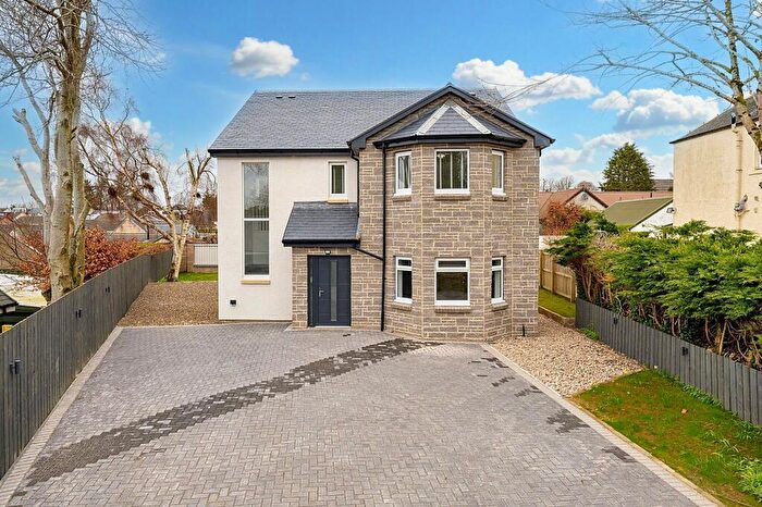 3 Bedroom Detached House For Sale In Wheatland Drive, Lanark, ML11