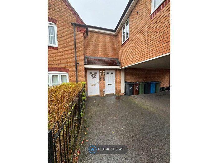 2 Bedroom Flat To Rent In Chequers Close, Corby, NN18