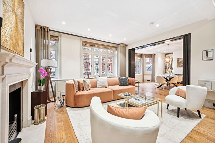 3 Bedroom Flat To Rent In Washington House, Basil Street, SW3