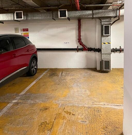 Garage / Parking To Rent In Hayes Place, London, NW1