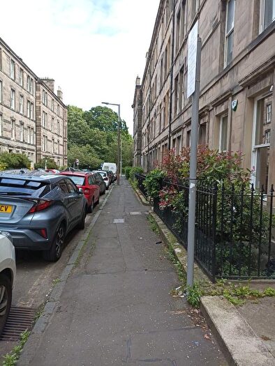 3 Bedroom Town House To Rent In Valleyfield Street, Edinburgh, EH3