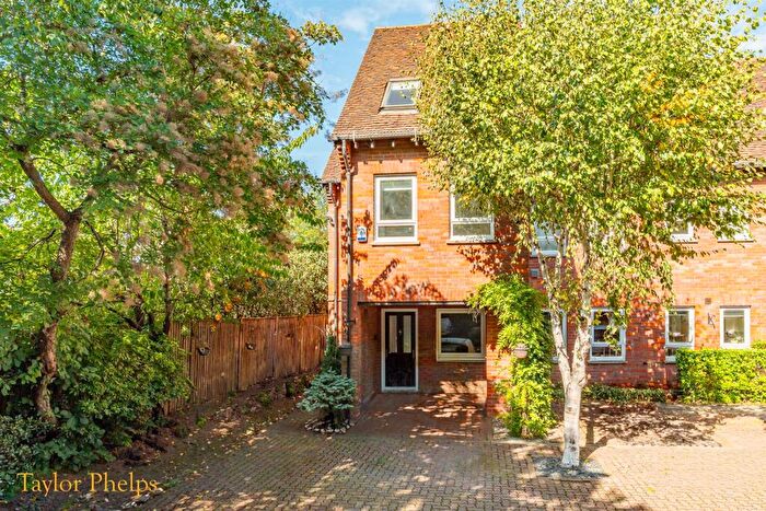 5 Bedroom End Of Terrace House For Sale In St. Andrew Street, Hertford, SG14