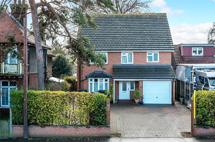 4 Bedroom Detached House For Sale In London Road, Rainham, Kent, ME8