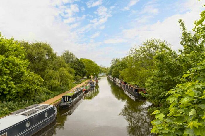 1 Bedroom Flat For Sale In Daubeney Road, Clapton, E5
