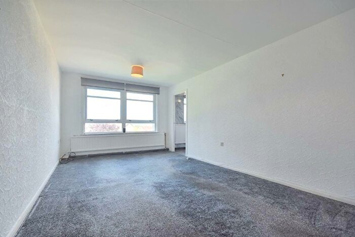 1 Bedroom Flat To Rent In Finnart Street, Inverclyde, Greenock, PA16