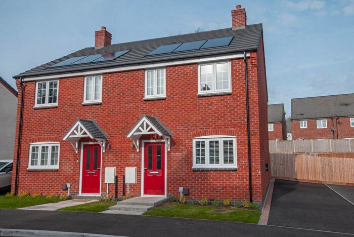 3 Bedroom Semi Detached House To Rent In William Holland Close, Rugby, CV21