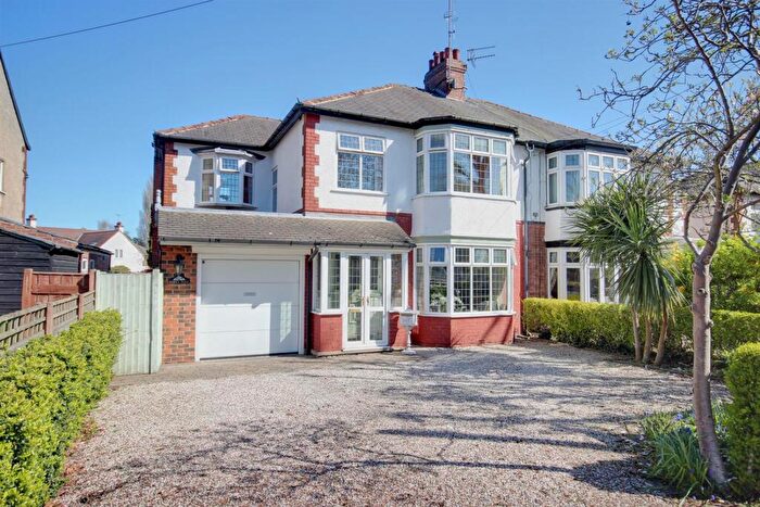 4 Bedroom Semi-Detached House For Sale In Kingston Road, Willerby, Hull, HU10