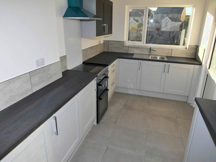 3 Bedroom Property To Rent In Glanmor Crescent, Uplands, Swansea, SA2