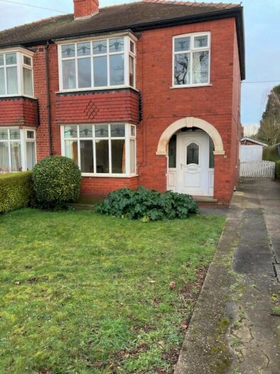 3 Bedroom Semi-Detached House To Rent In Stainforth Road, Barnby Dun, DN3