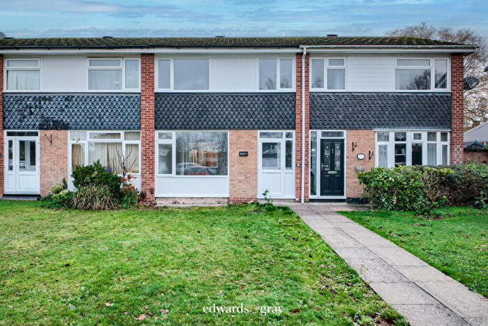 3 Bedroom Semi-Detached House For Sale In Foredrove Lane, Solihull, B92