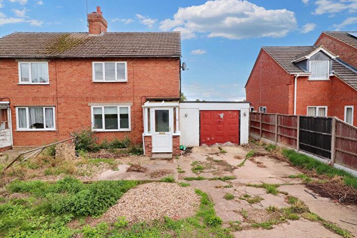2 Bedroom Semi-Detached House For Sale In Six House Bank, West Pinchbeck, PE11