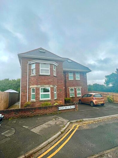 2 Bedroom Flat To Rent In Richmond Park Road, Bournemouth, BH8