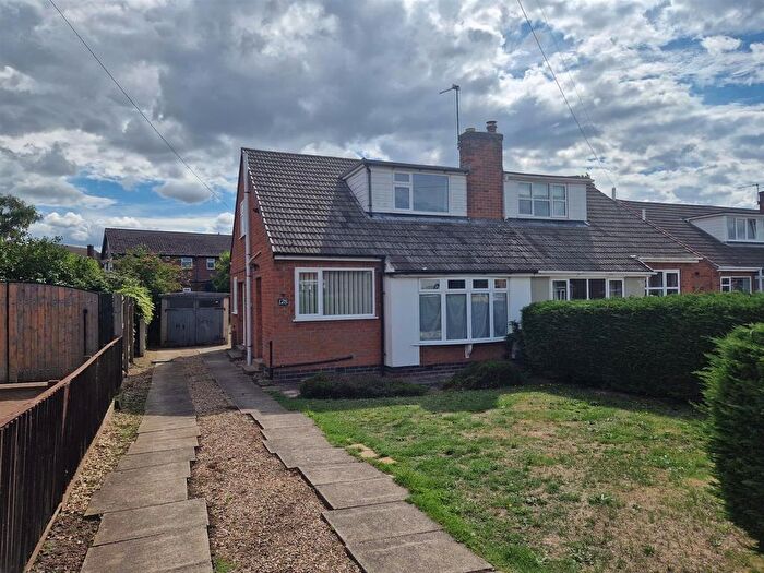 3 Bedroom Semi-Detached Bungalow To Rent In Riverside Road, Newark, NG24