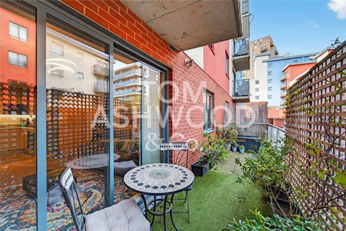 1 Bedroom Apartment For Sale In Crick Court, Spring Place, Barking, IG11