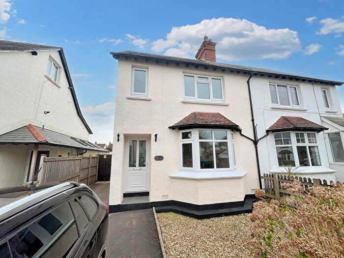 4 Bedroom Semi-detached House To Rent In Elm Grove, Minehead, TA24
