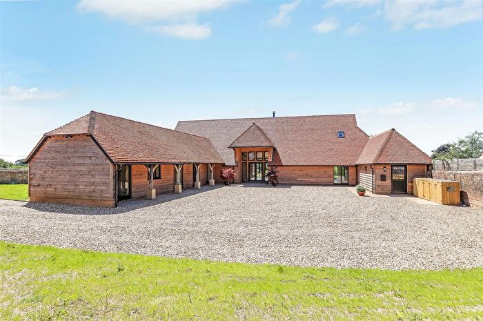 5 Bedroom Barn Conversion To Rent In Upper Woodcott, Whitchurch, RG28