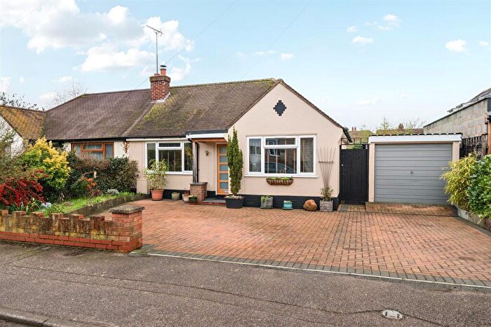2 Bedroom Semi-Detached Bungalow For Sale In The Close, Clapham, Bedford, MK41