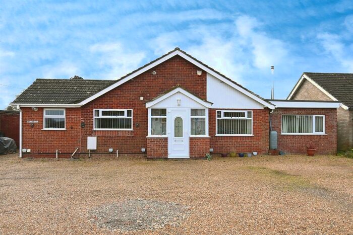 3 Bedroom Detached Bungalow For Sale In High Road, Roydon, Diss, IP22