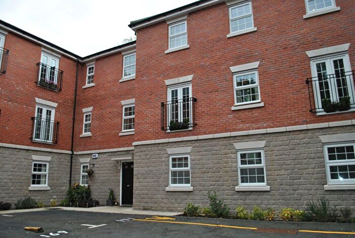 2 Bedroom Flat To Rent In Temple Road, Smithills, Bolton, BL1