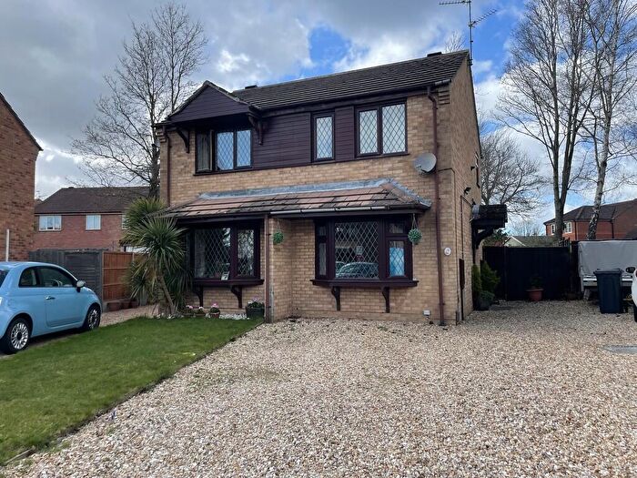 2 Bedroom Semi-Detached House For Sale In Binbrook Close, Lincoln, LN6