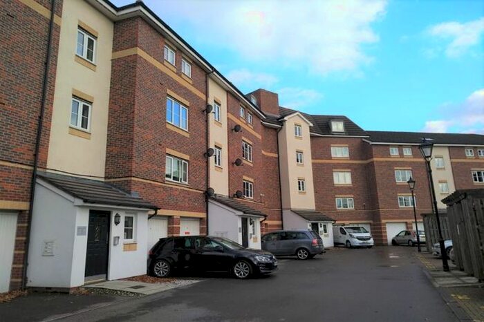 1 Bedroom Flat To Rent In Bosworth Court, Burnham, SL1