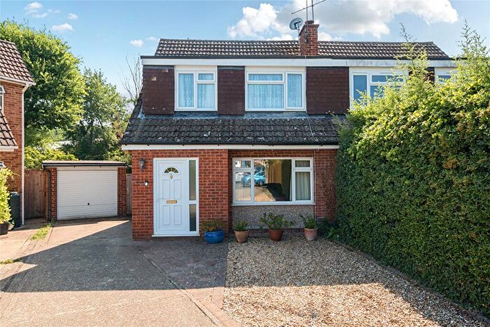 3 Bedroom Semi Detached House For Sale In Chestnut Close, Ripley, Surrey, GU23