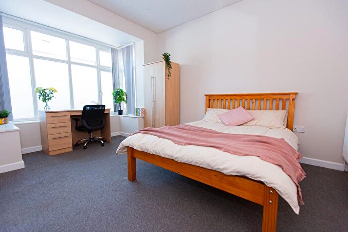 3 Bedroom Flat To Rent In South Road, West Bridgford, NG2