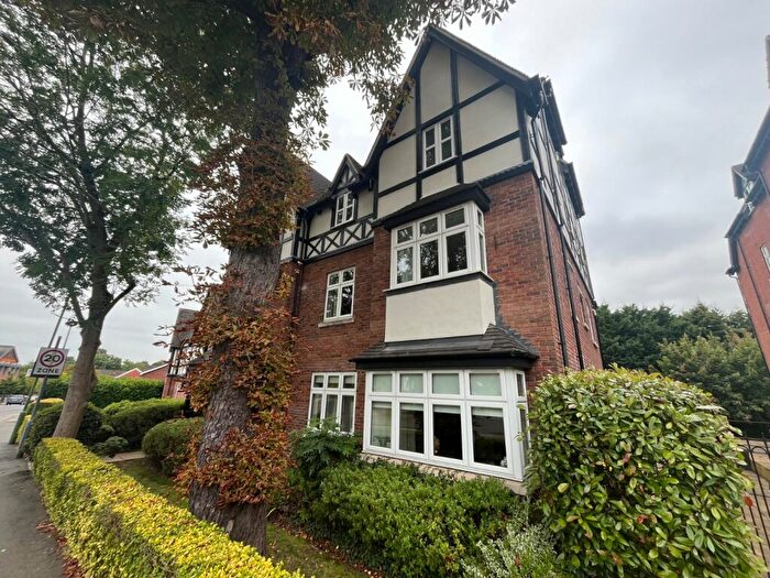 2 Bedroom Flat To Rent In Station Road, Dorridge, Solihull, West Midlands, B93