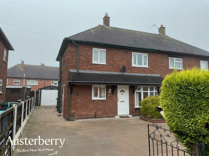 3 Bedroom Semi-Detached House To Rent In Housefield Road, Bentilee, Stoke-On-Trent, ST2