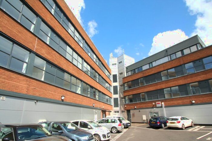 2 Bedroom Flat To Rent In Century House, Stratford Road, Solihull, B90