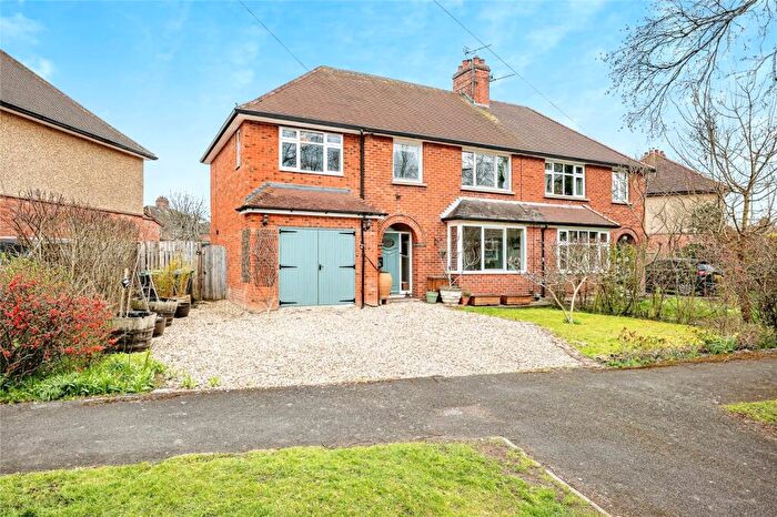4 Bedroom Semi-Detached House For Sale In Clarendon Avenue, Trowbridge, BA14
