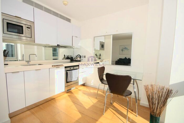 Studio To Rent In Fairmont Avenue, Canary Wharf, London, E14
