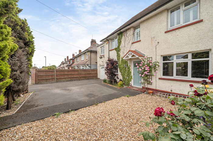3 Bedroom Semi-Detached House For Sale In Magnolia Road, Merryoak, Southampton, Hampshire, SO19