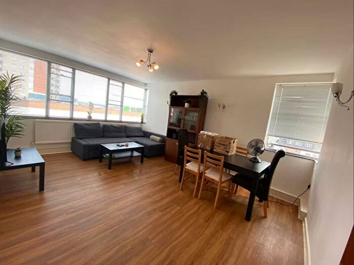 2 Bedroom Flat To Rent In Sentinel Square, London, NW4